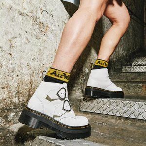 🤍 LIKE NEW 🤍 Platform Quad Docs 🤍 White Devon Boots with Heart Buckle 🤍